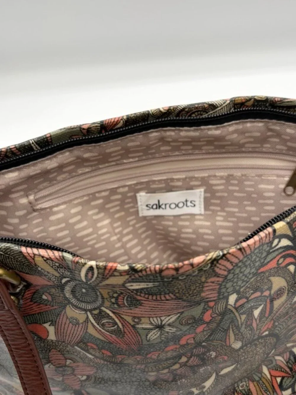 Sakroots Artist Circle shoulder bag in the 